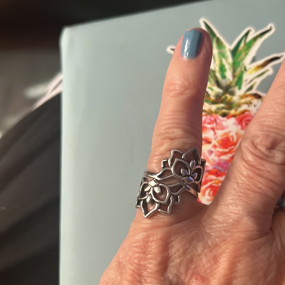Lotus One or two rings